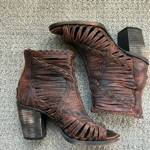 Freebird Bela Sandal